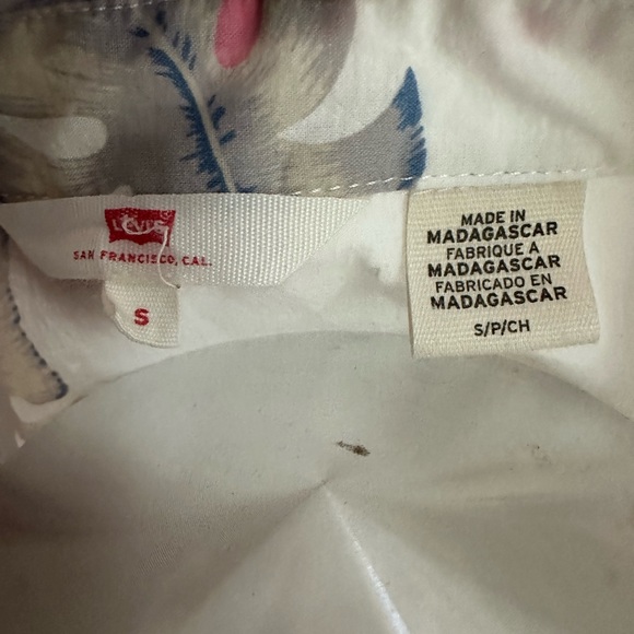 Levi’s Hawaiian/Tropical Print Button Up Cotton Stretch Blouse - Picture 5 of 6